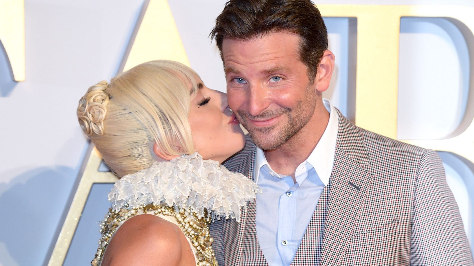 Леді Гага показала кругленький животик