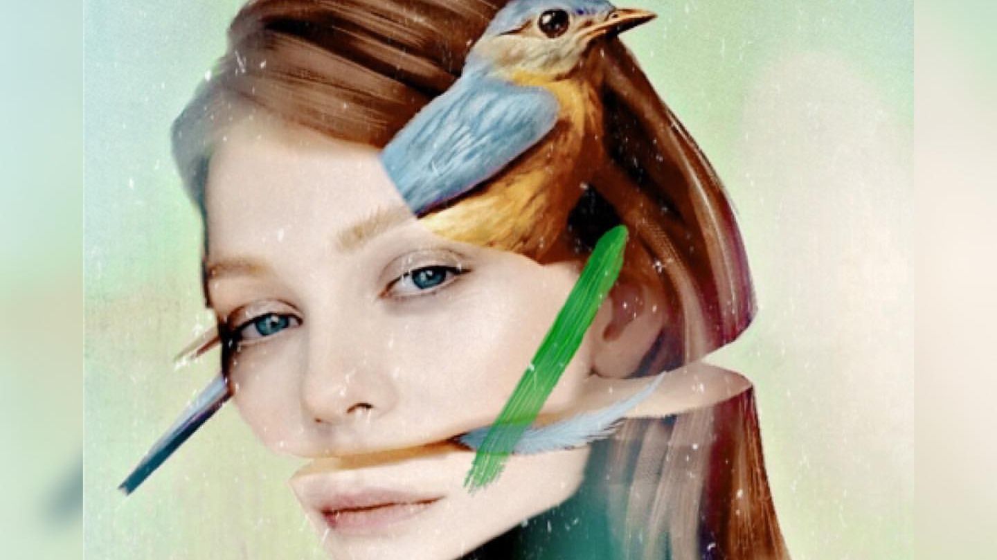 Тіна Кароль позувала на камеру у прозорій сукні-сітці