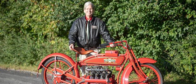 Мотоцикліст відправився в подорож Америкою на 100-літньому байку - фото 342183