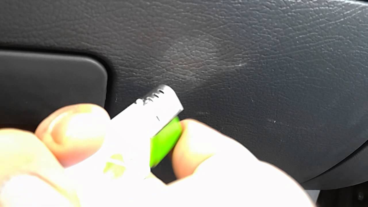 Як прибрати подряпини в машині: прості поради