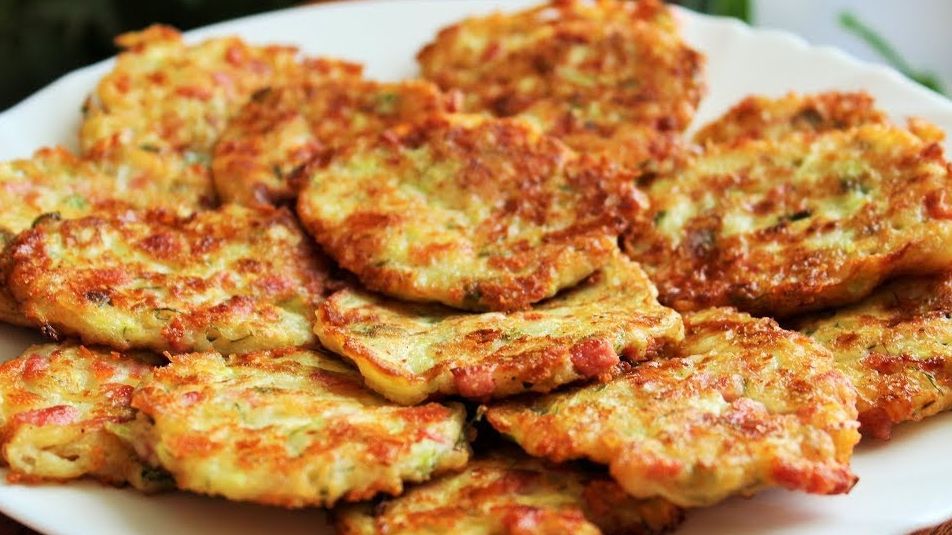Оладки з сиром і ковбасою на молоці: ідеальний сніданок