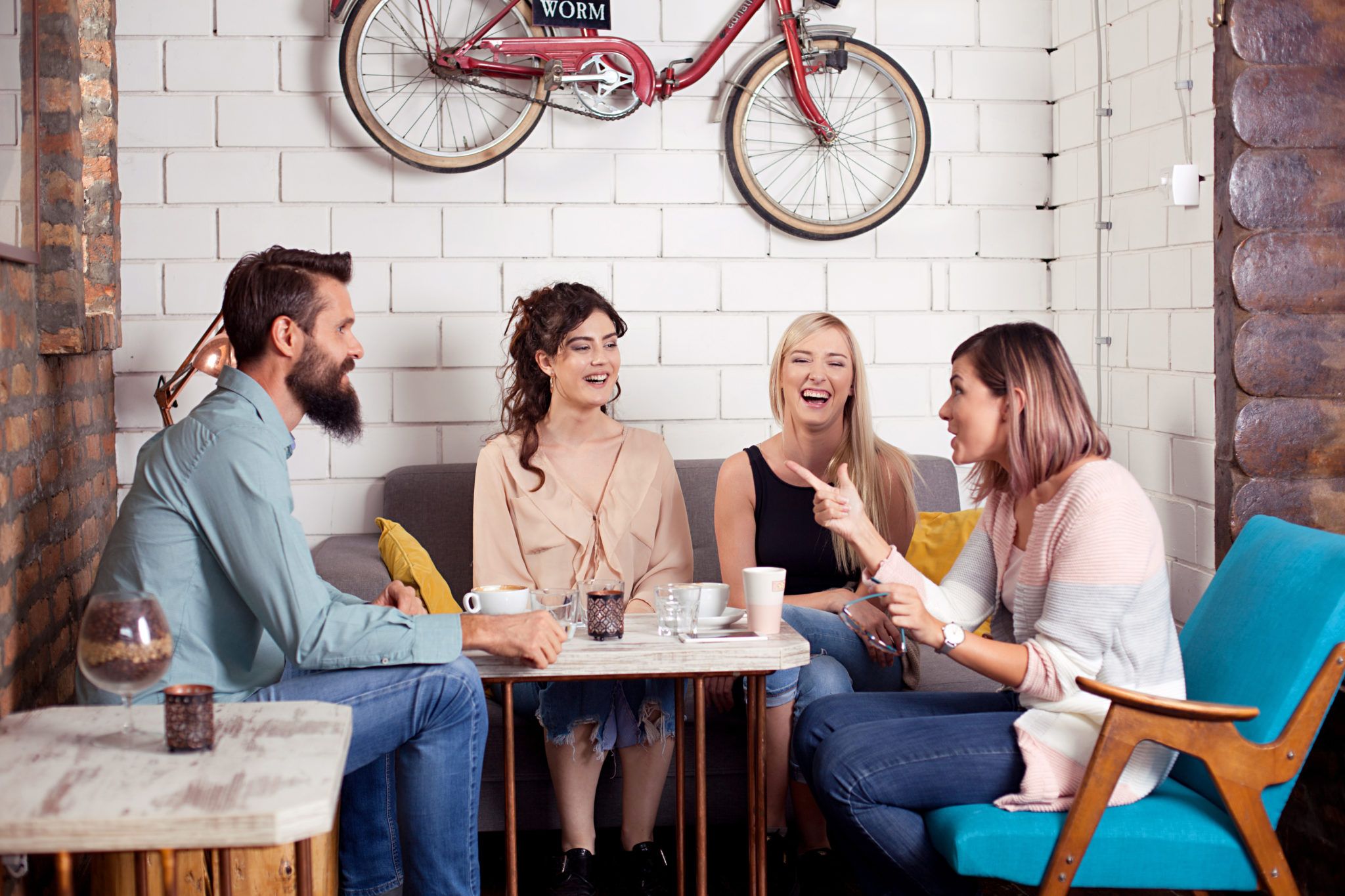 У США активно цькують тих, хто п'є каву у закладах