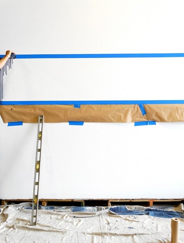 Дівчина наклеїла на стіну скотч і облила фарбою: результат вражає - фото 342760