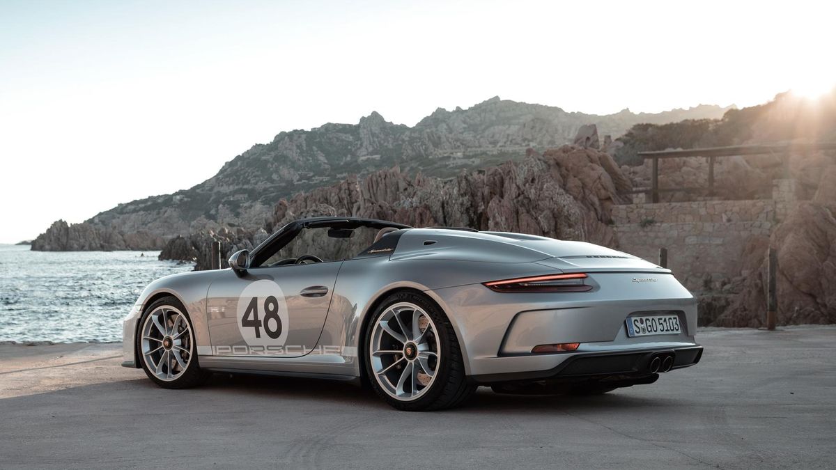 Загалом буде випущено 1000 екземплярів Porsche 911 - фото 1