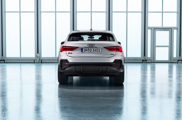 Audi представила крос-купе Q3 Sportback - фото 343274