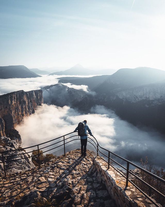 Час мандрувати! Молодий француз показує захопливий світ - фото 343299