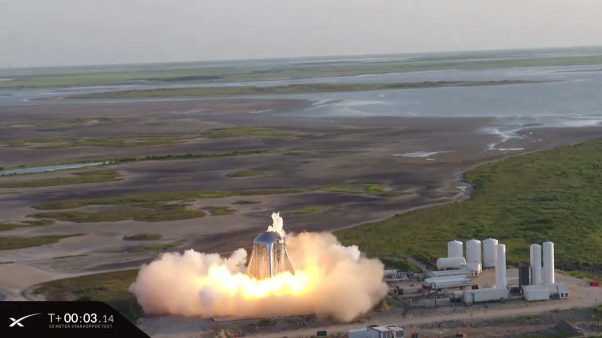 Коробаль SpaceX загорівся під час випробувань - фото 1