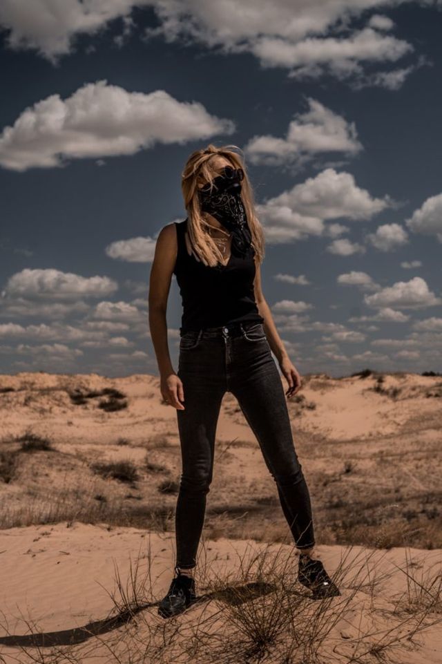 Рожеві озера і пустеля: блогерка показала неймовірні місця в Україні - фото 343518