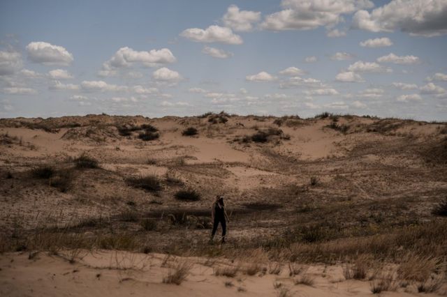 Рожеві озера і пустеля: блогерка показала неймовірні місця в Україні - фото 343519