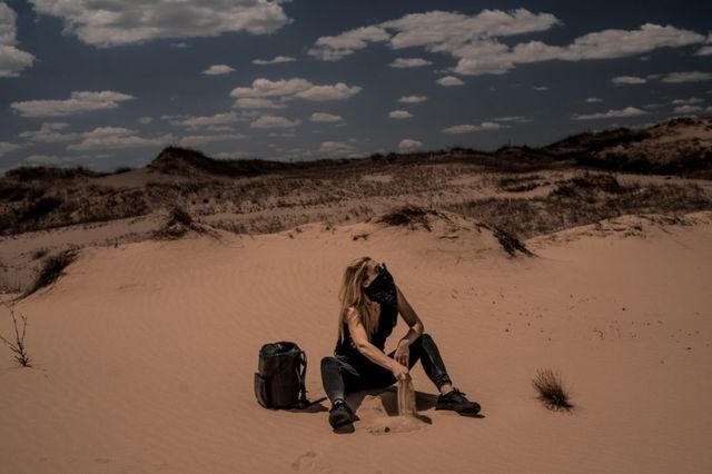 Рожеві озера і пустеля: блогерка показала неймовірні місця в Україні - фото 343520