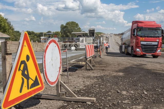 Як виглядає перше бетонне швидкісне шосе в Україні: фоторепортаж - фото 343656
