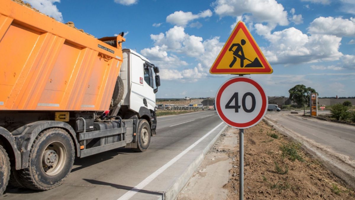 Як виглядає перше бетонне швидкісне шосе в Україні: фоторепортаж