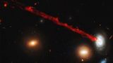 Hubble зняв вмираючу галактику під час виверження газу