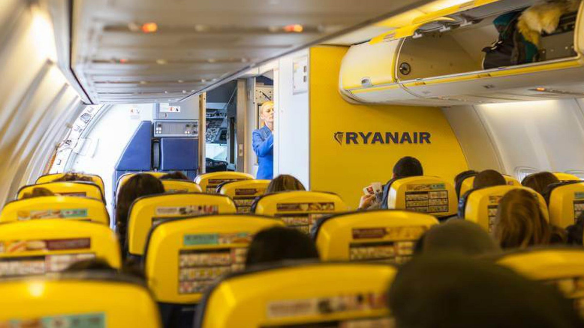 Друге місце рейтингу посідає Ryanair - фото 1