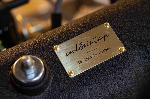 Вінтажний Land Rover пристосували для перевезення мотоциклів - фото 343799