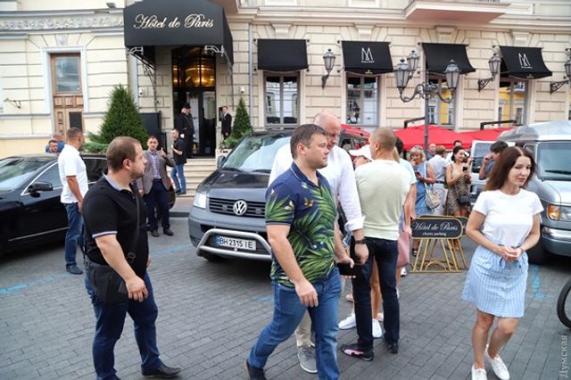 Як Зеленський відвідав зйомки Ліги сміху в Одесі (фото) - фото 343871