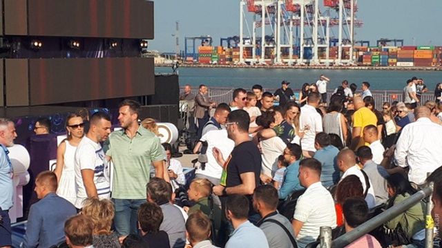 Як Зеленський відвідав зйомки Ліги сміху в Одесі (фото) - фото 343875