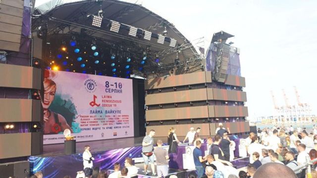 Як Зеленський відвідав зйомки Ліги сміху в Одесі (фото) - фото 343877