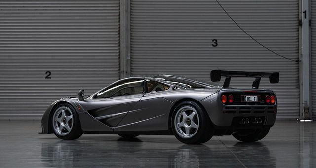 Один з двох унікальних McLaren піде з молотка - фото 344007