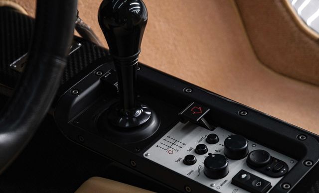 Один з двох унікальних McLaren піде з молотка - фото 344009