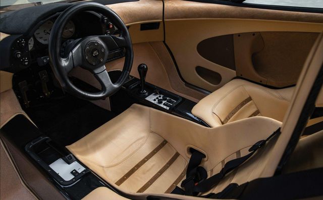 Один з двох унікальних McLaren піде з молотка - фото 344012