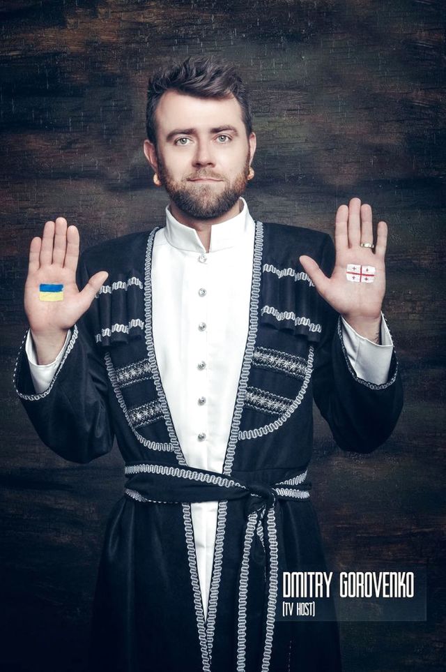 Міст дружби: Ольга Сумська й інші українські зірки знялися в ефектній фотосесії - фото 344355