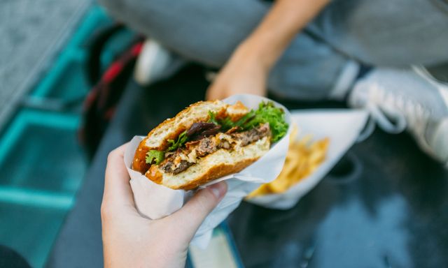 А з чого готують котлету для вашого улюбленого бургера? - фото 344635