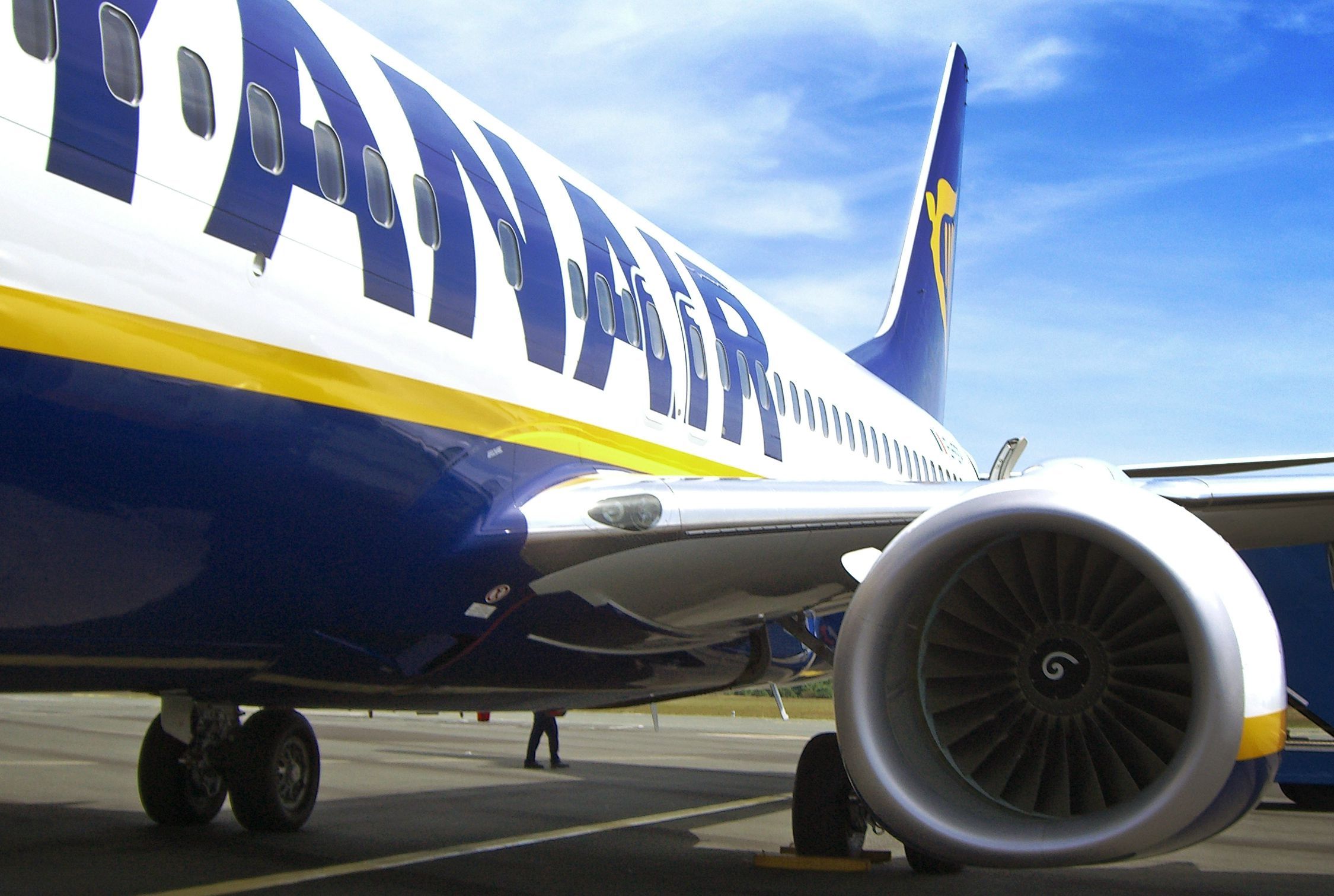 Ryanair продовжує підвищувати тарифи на послуги - фото 1