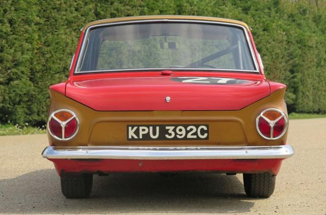 Старенький Lotus Cortina продали дорожче, ніж коштує гіперкар Lamborghini Huracan - фото 344814