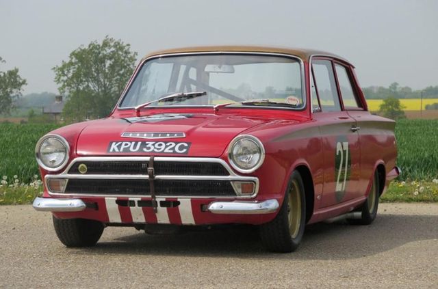 Старенький Lotus Cortina продали дорожче, ніж коштує гіперкар Lamborghini Huracan - фото 344818