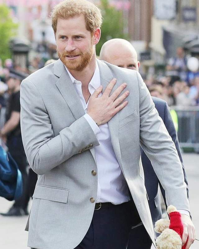 Цей піджак принц Гаррі носить, не знімаючи - фото 344932