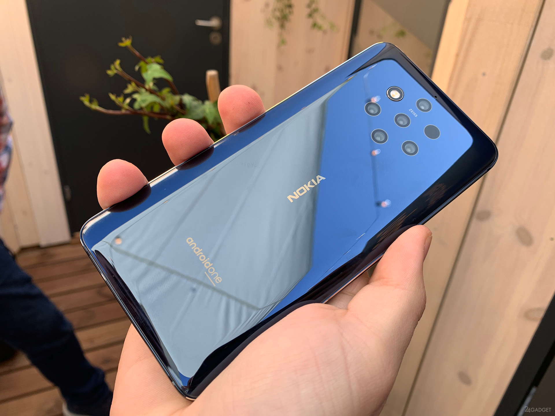 Розбирання Nokia 9 PureView показало неприємний нюанс - фото 1