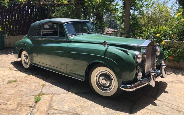 Розкішний Rolls-Royce Елізабет Тейлор виставлено на торги в США - фото 345198