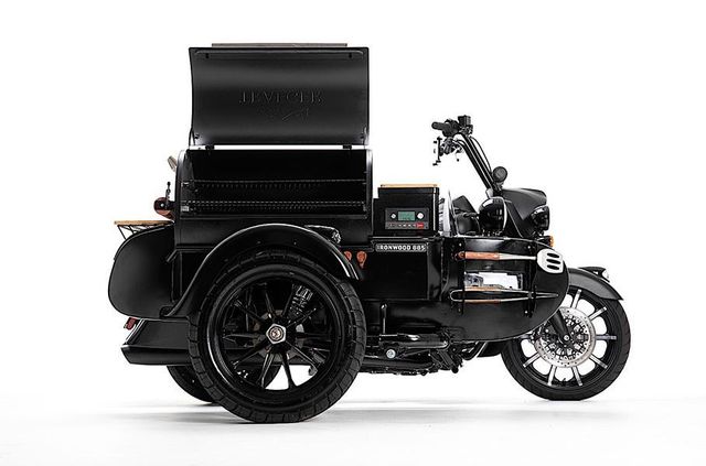 Умільці схрестили мотоцикл і гриль: ось що у них вийшло - фото 345326