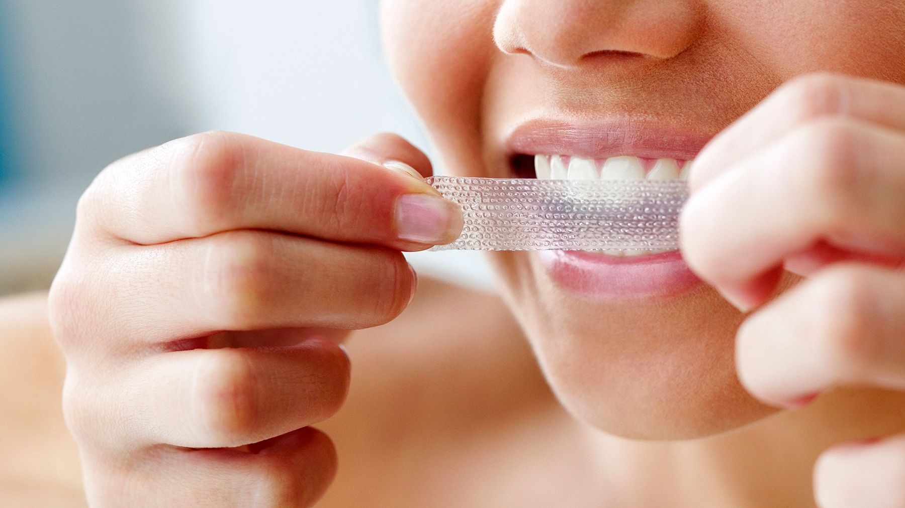 Чому стоматологи радять зубну пасту з фтором