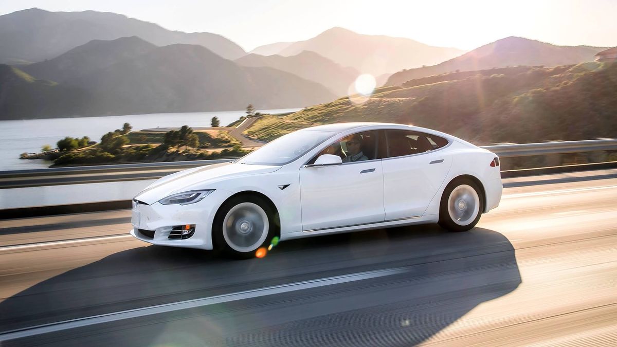Опцію отримають лише нові власники Tesla - фото 1
