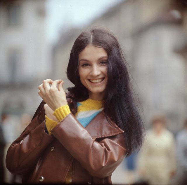 Киімсіз әйелдер видео