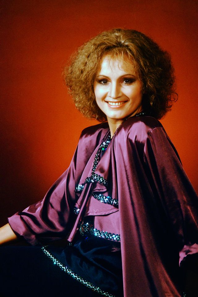 Орыс қыздары түнгі клубта Жоғары сапалы ақылы порно