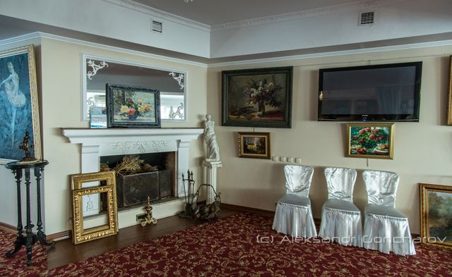 Українців розсмішила їдальня НАЗК у стилі Лувру: епічні фото - фото 346084