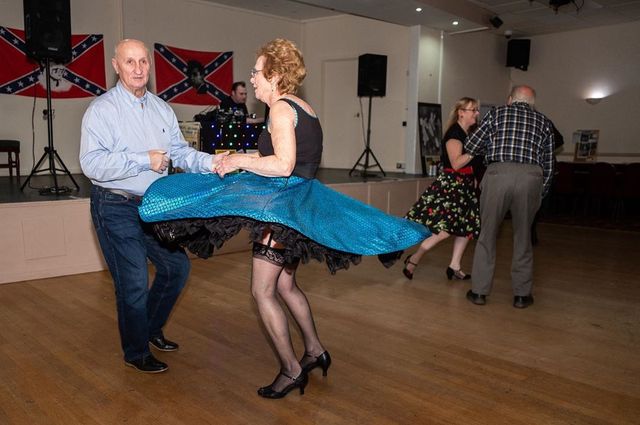 Фотограф робить курйозні, зате правдиві фото на весіллях. Ви будете сміятись до сліз! - фото 346132