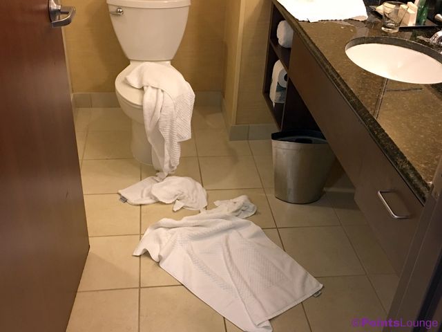 У якому вигляді треба залишати номер, коли їдете з готелю - фото 346382