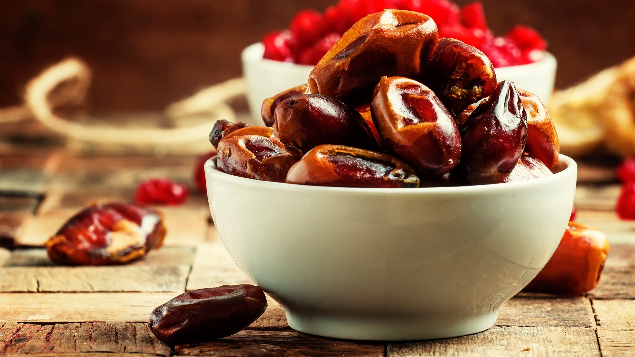 Медики пояснили, як фініки впливають на зайву вагу