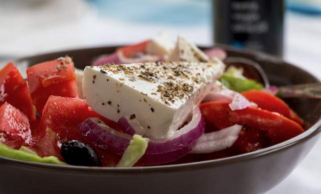 Грецький салат: покрокові рецепти приготування салату з фото - фото 346406