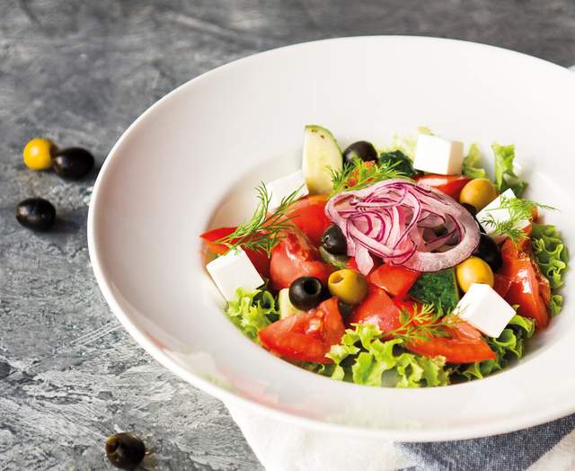 Грецький салат: покрокові рецепти приготування салату з фото - фото 346441