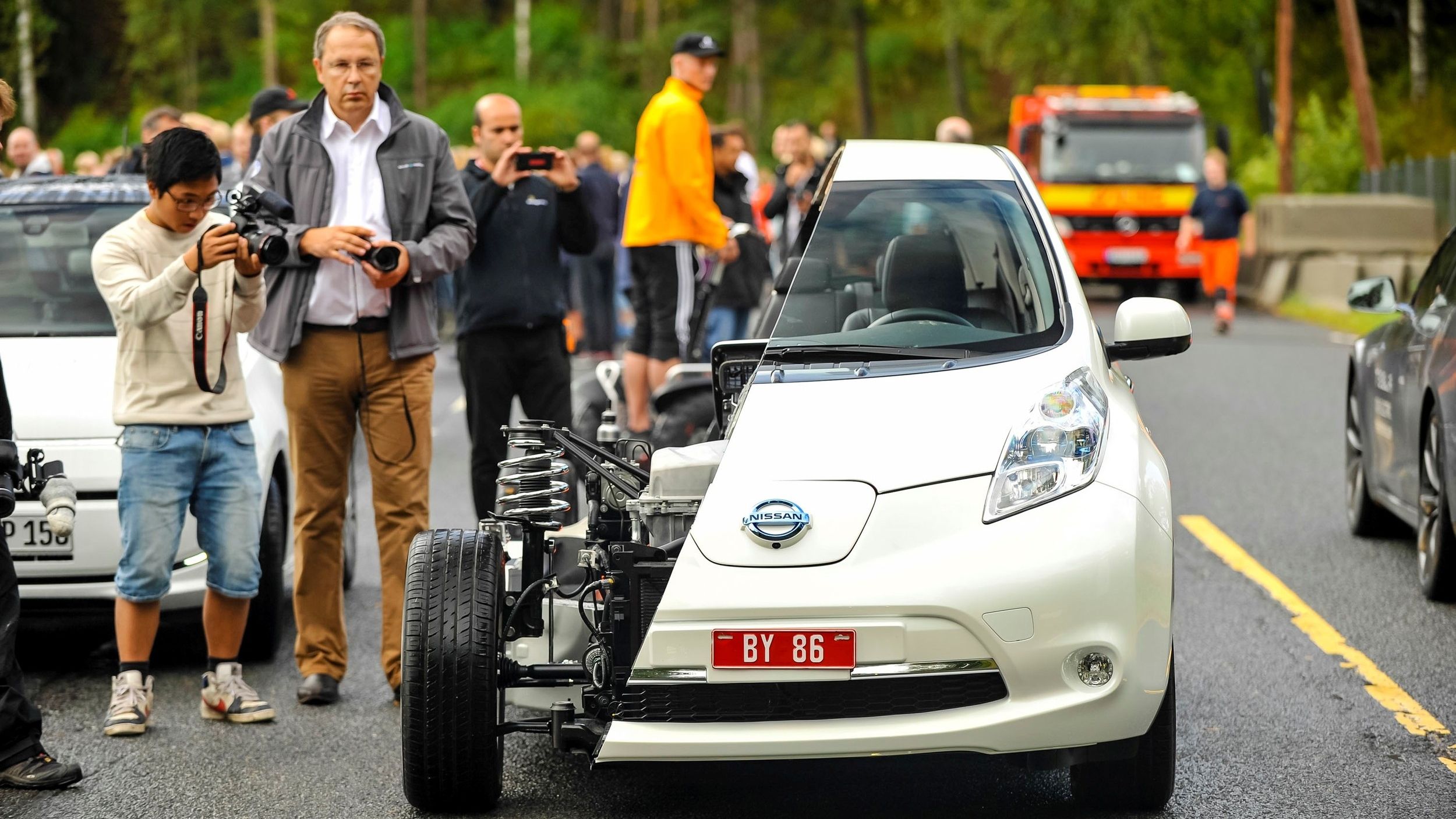 Мережу здивувала оптична ілюзія зі зникаючими авто
