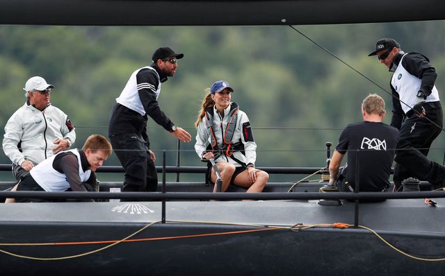 Кейт Міддлтон вперше за 11 років оголила ноги: фотофакт - фото 346546