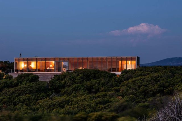 Як виглядає незвичайна пляжна вілла в Австралії - фото 346645