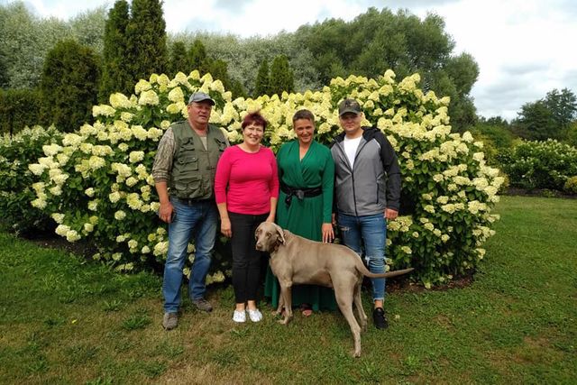 Надія Савченко показала серію знімків у довгій сукні - фото 346686