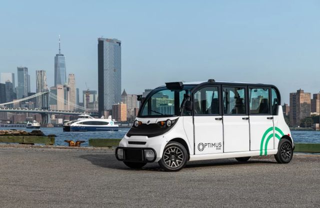 У Нью-Йорку з'явилися безпілотні автобуси - фото 346700