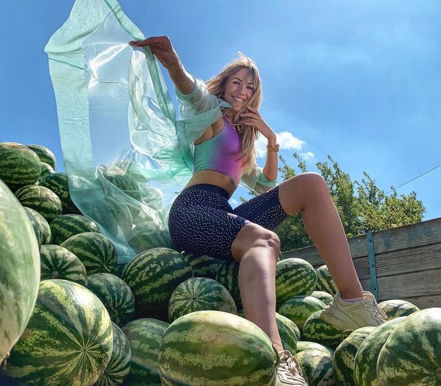 Леся Нікітюк змусила шукати дині на фото - фото 346758